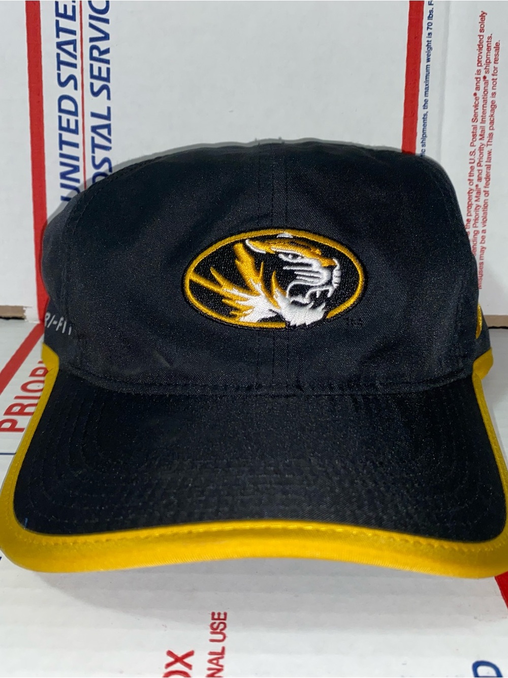 Nike Featherlight Dri-FIT hat cap MIZZOU 🐅 University Missouri tigers 🐯 sports
